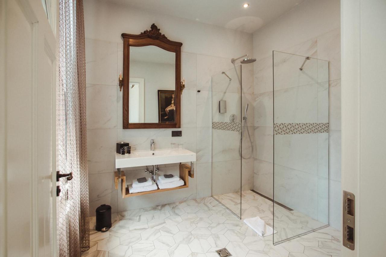 Art Hotel Roma リエパーヤ エクステリア 写真